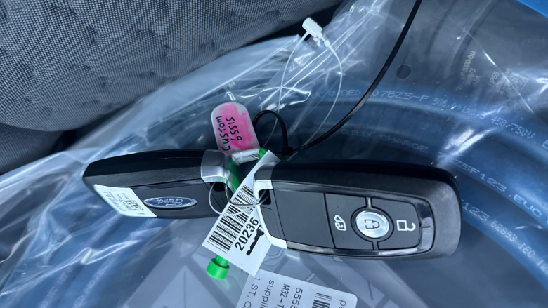 Ford Transit Custom E-320 L1 Rwd 100kW 65kWh H1 Van Limited Auto